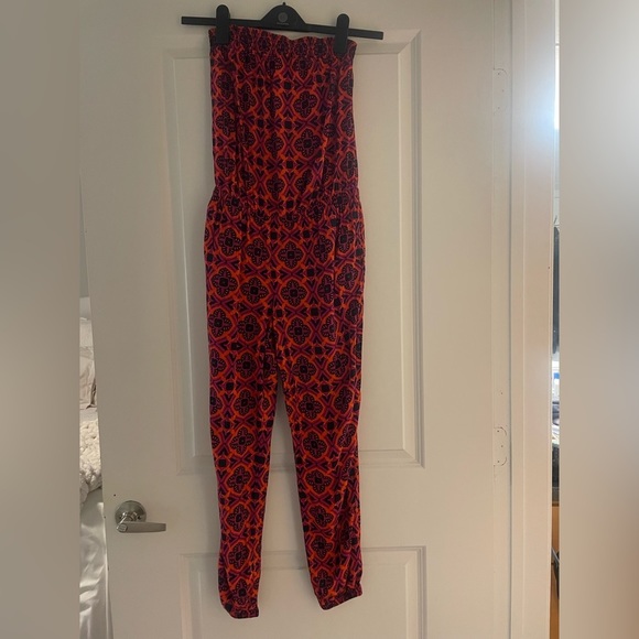 Banana Republic Strapless Patterned Jumpsuit Red Purple Navy Size 2 Pockets - Picture 3 of 6